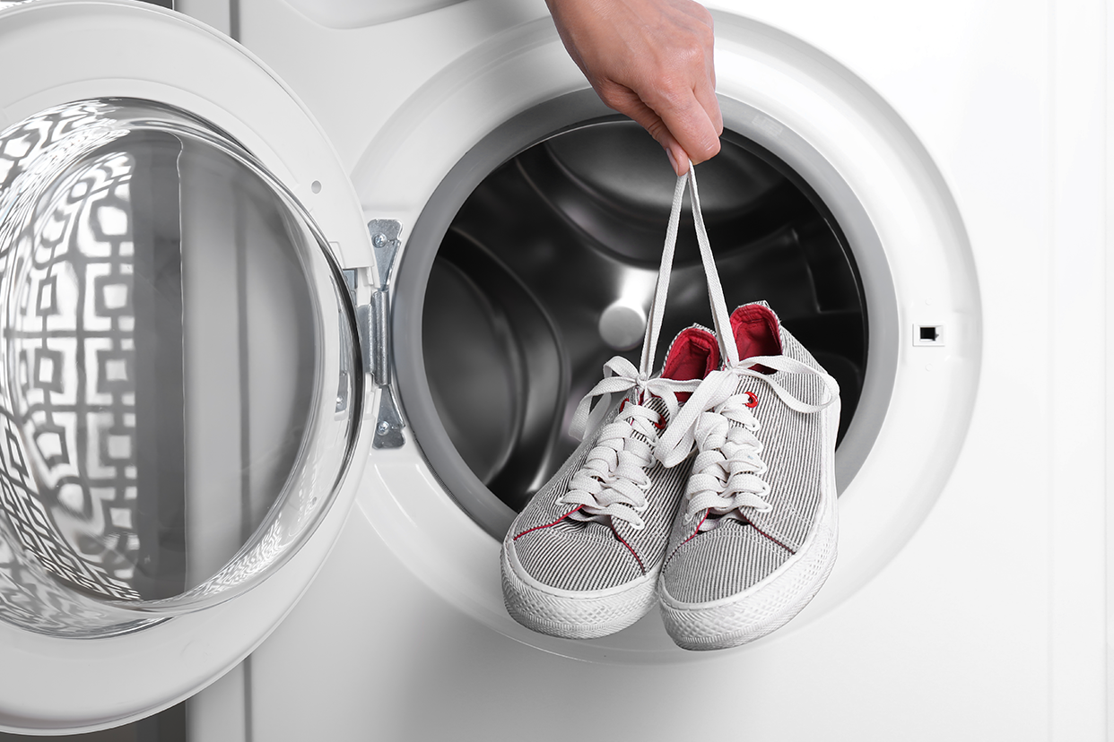 how-to-wash-your-shoes-in-the-washing-machine-youtube